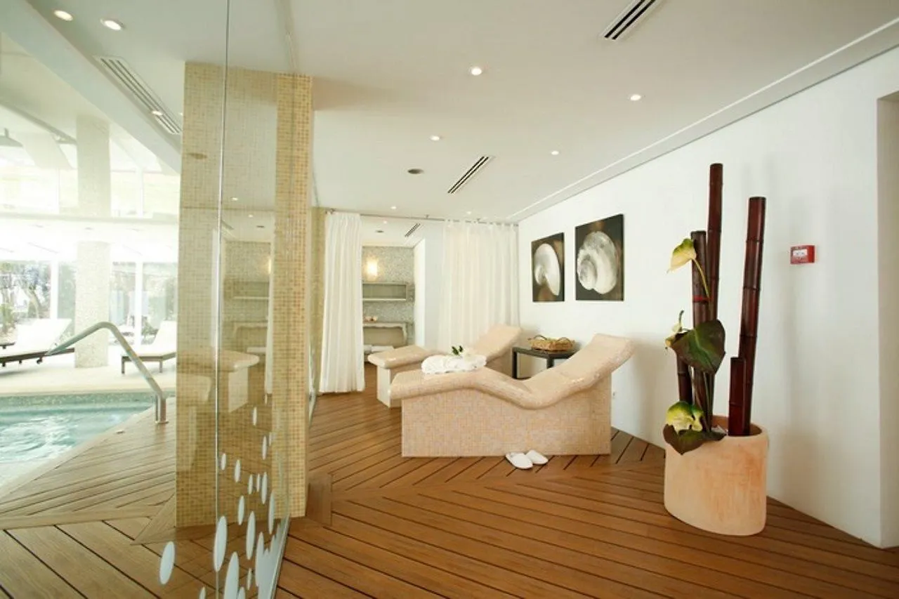 Bahia Suites Camp De Mar Aparthotel